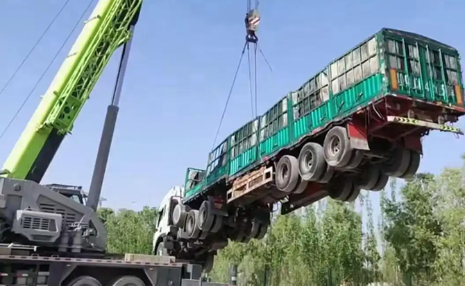 鄠邑区道路脱困救援案例